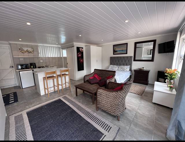 0.5 BEDROOM APARTMENT TO LET IN TABLE VIEW